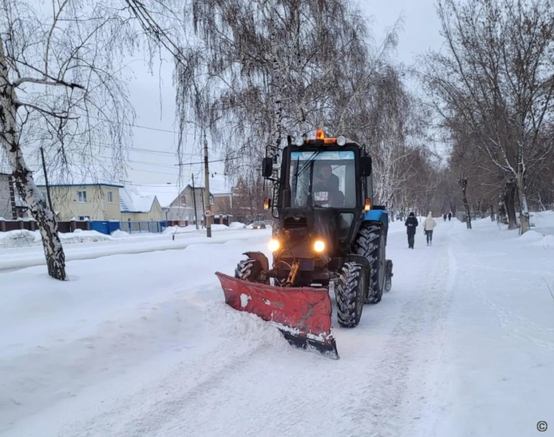 Улицы Барнаула в выходные дни будут очищать в штатном режиме