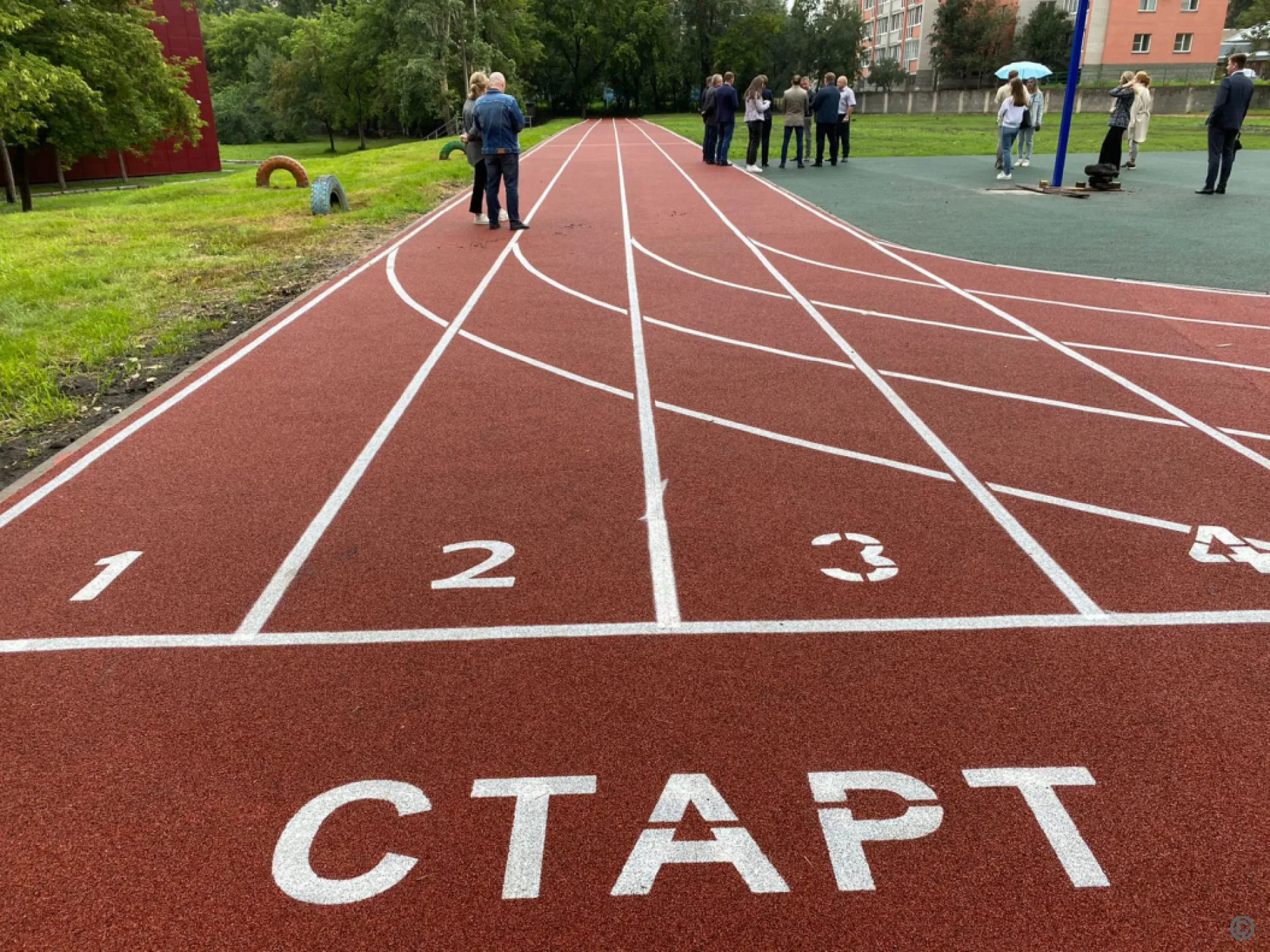 Стадион барнаульской школы отремонтировали за 6 миллионов рублей