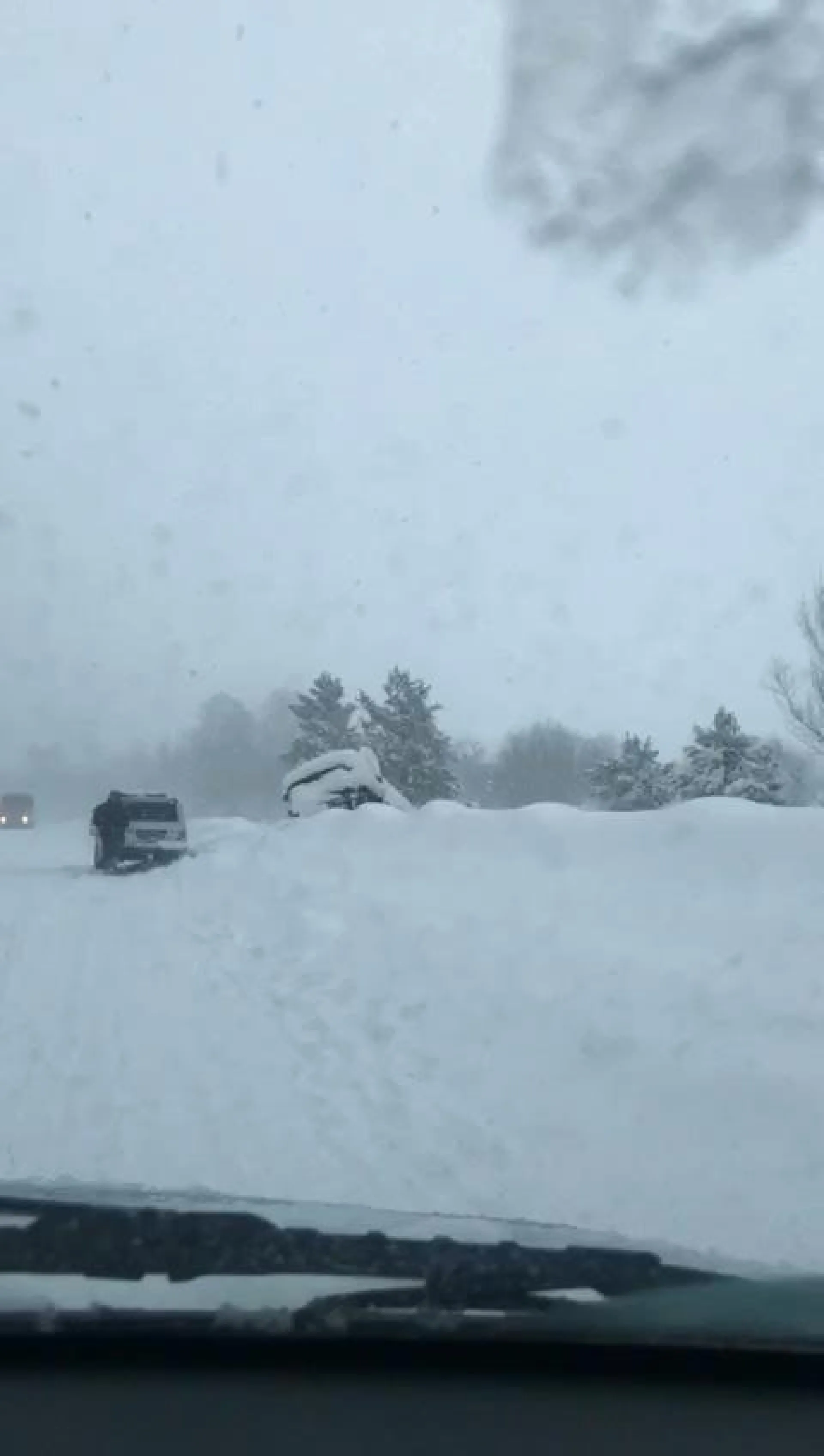 Автомобиль перевернулся на трассе в Алтайском крае