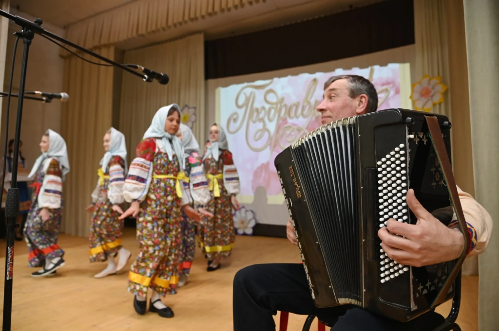 Капитально отремонтированный ДК открыли в селе Локтевского района