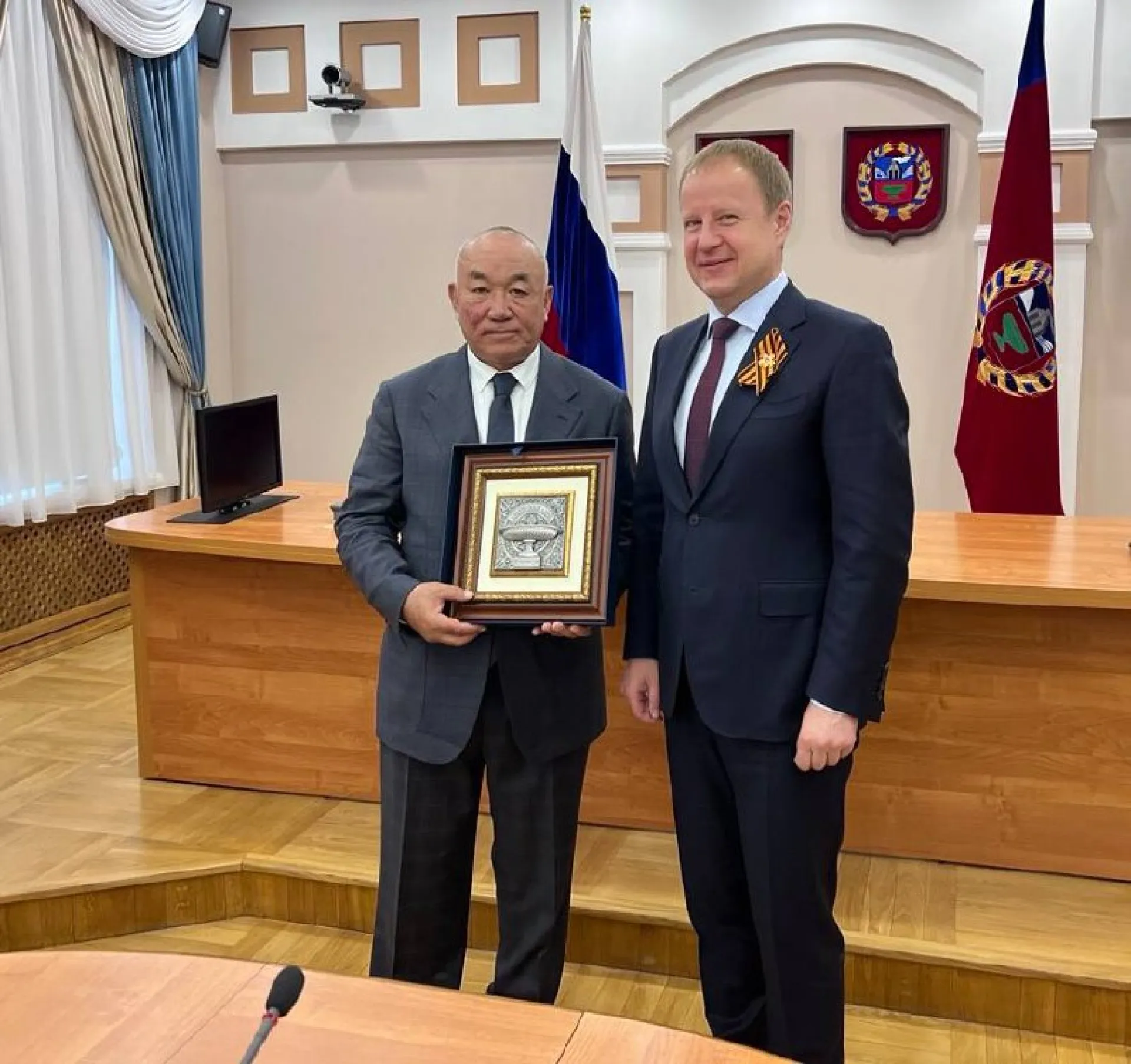 Крепкая дружба и взаимовыгодное сотрудничество: Виктор Томенко провел рабочую встречу с делегацией из Монголии