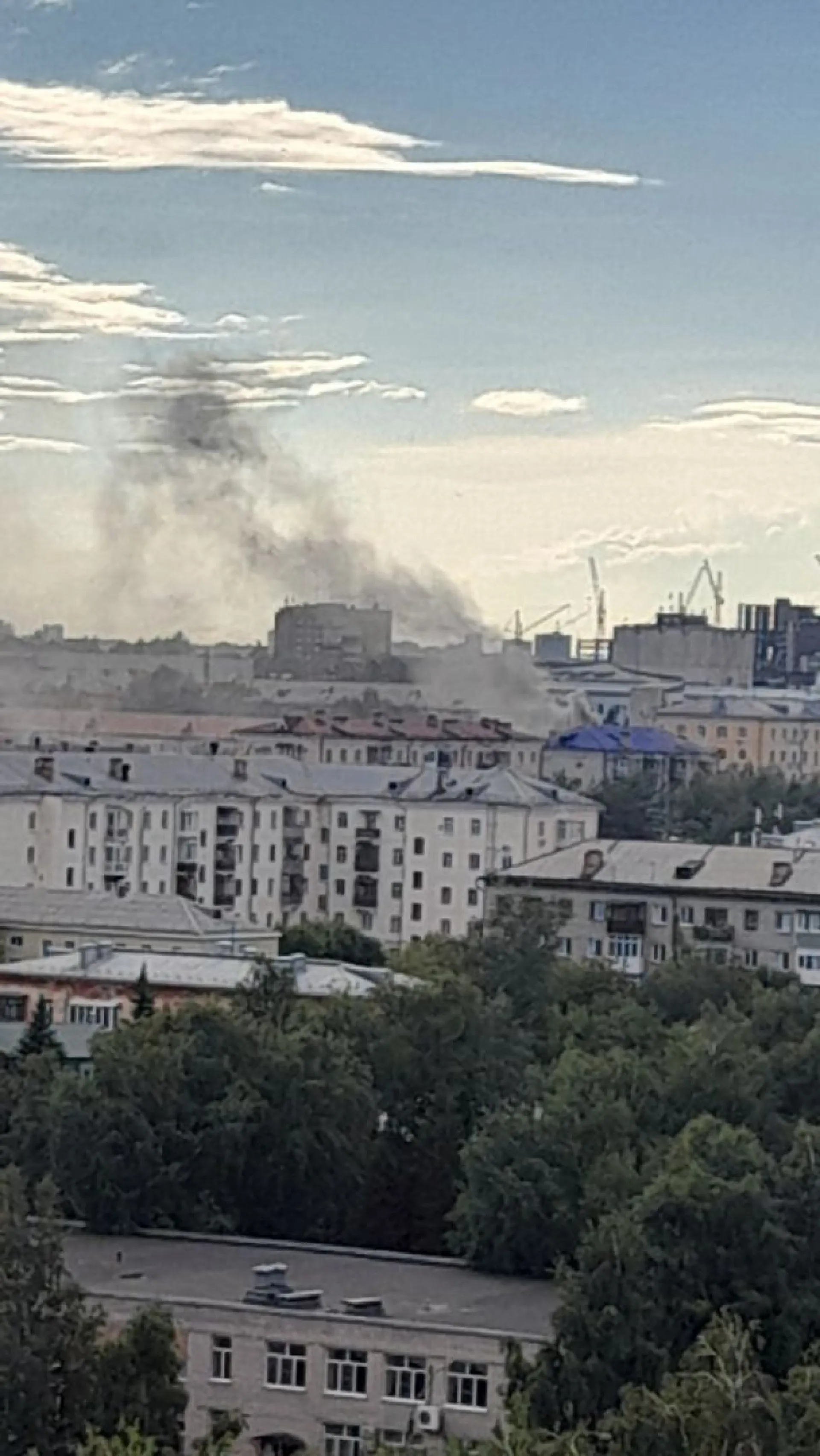 15 человек эвакуировали в барнаульском доме из-за пожара