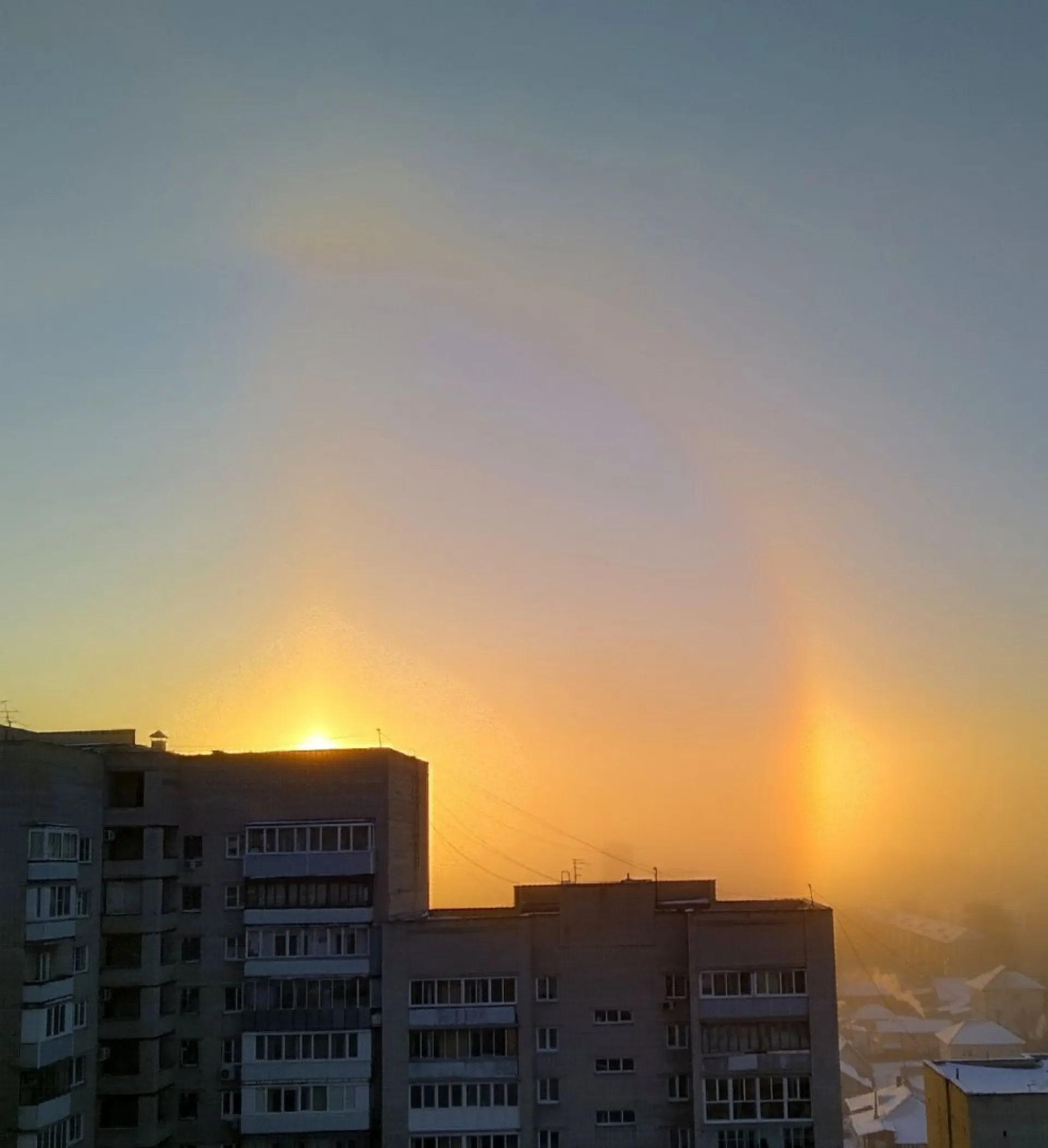 Удивительный круг вокруг солнца увидели сегодня утром барнаульцы