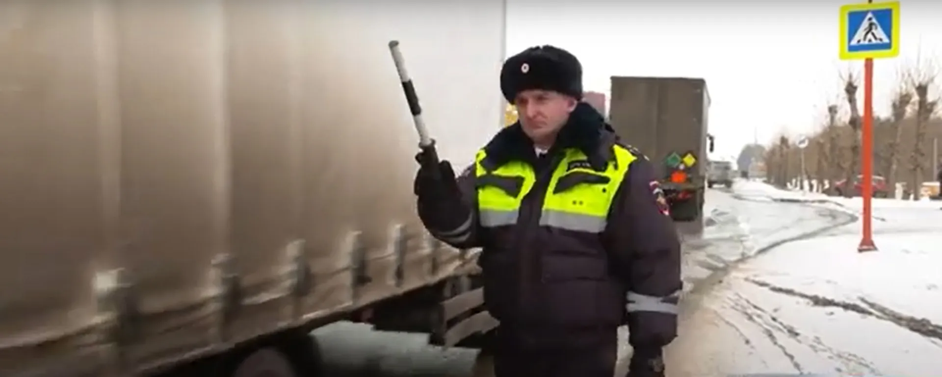 Сотрудники ГИБДД провели рейд, чтобы напомнить участникам дорожного движения о безопасности на переходах