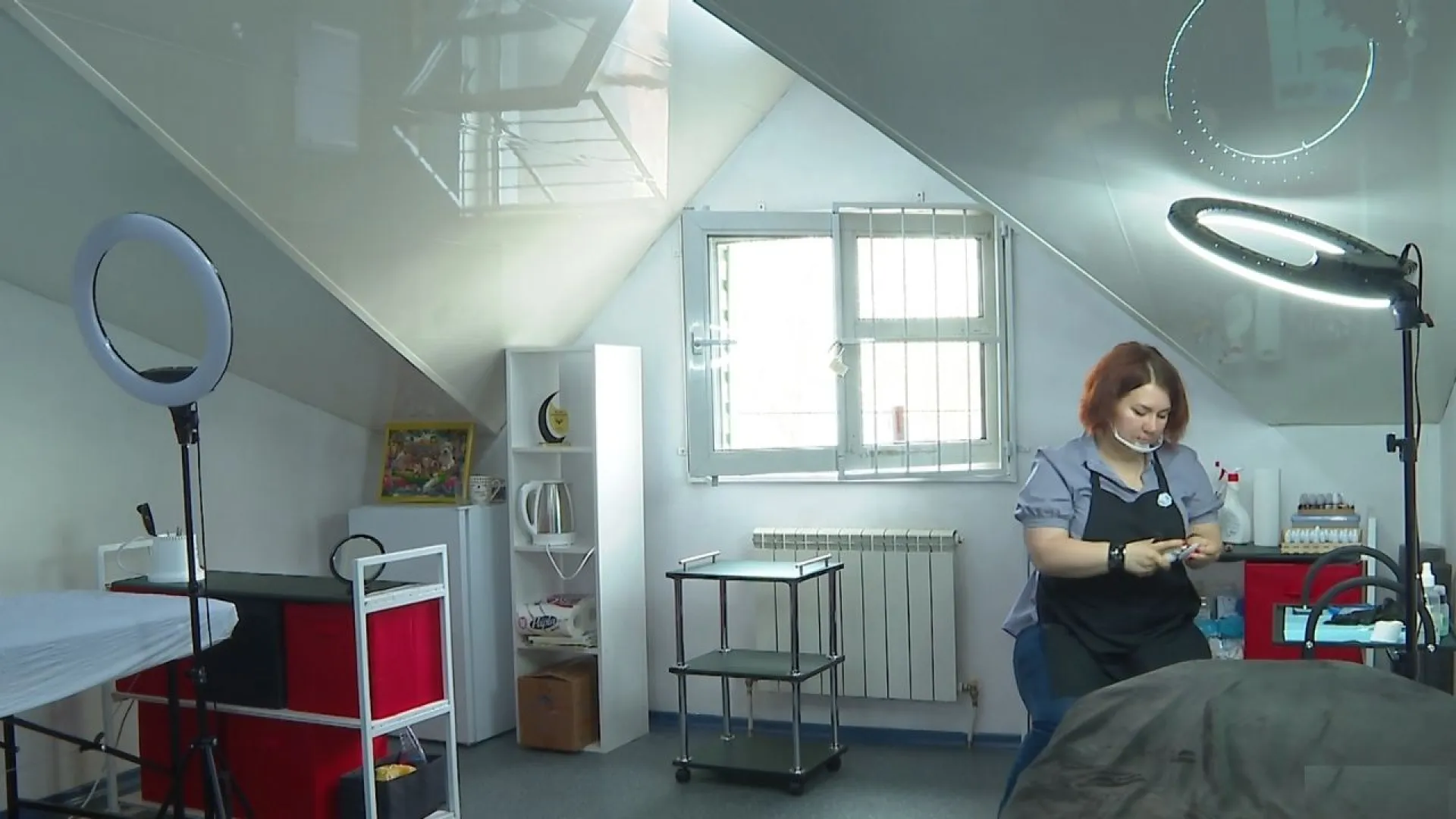 Няня из Барнаула получила 250 тысяч рублей от государства и стала топовым  бьюти-мастером