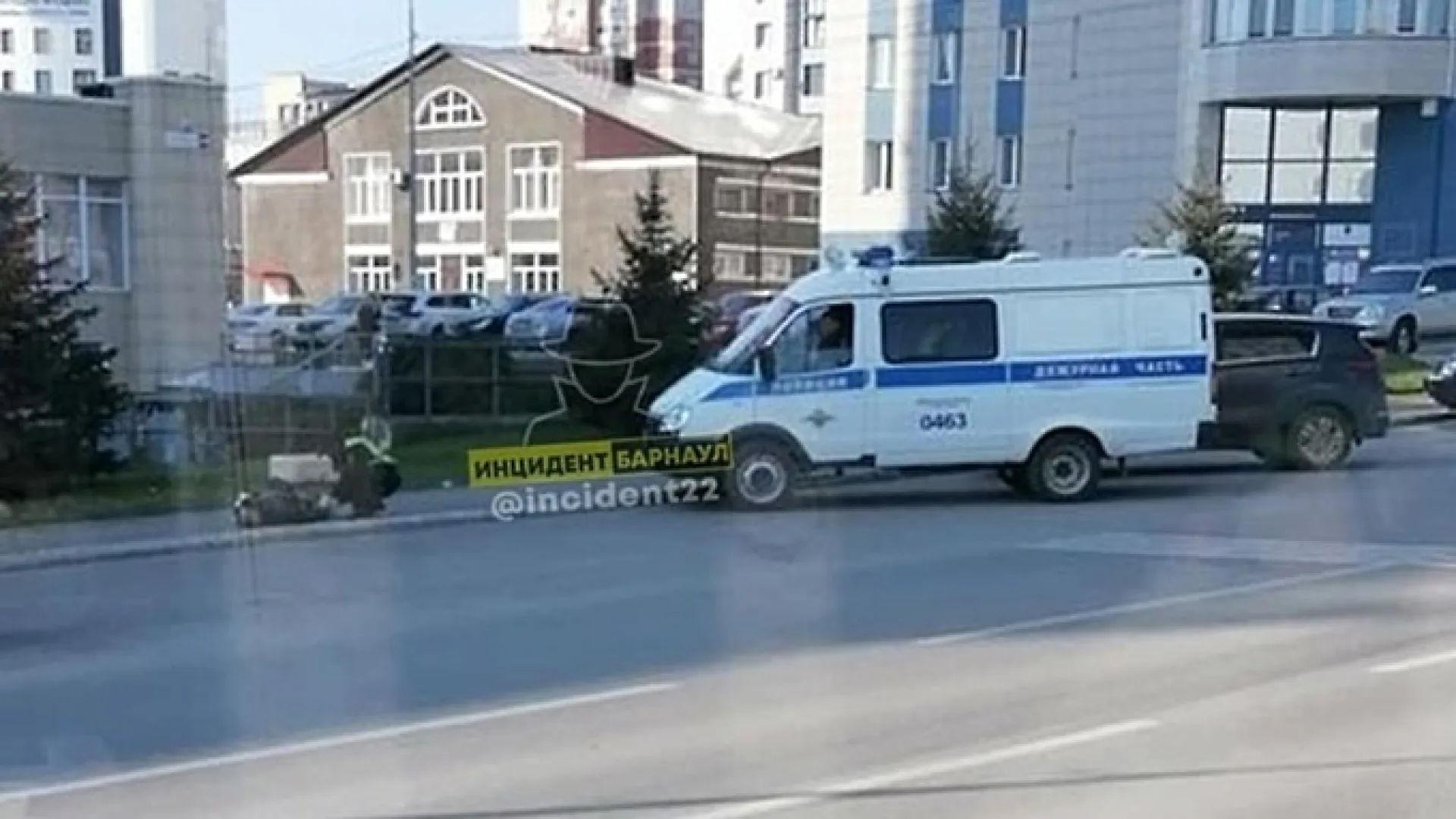 Соцсети: в Барнауле прямо на тротуаре умер мужчина Соцсети: в Барнауле прямо на тротуаре умер мужчина