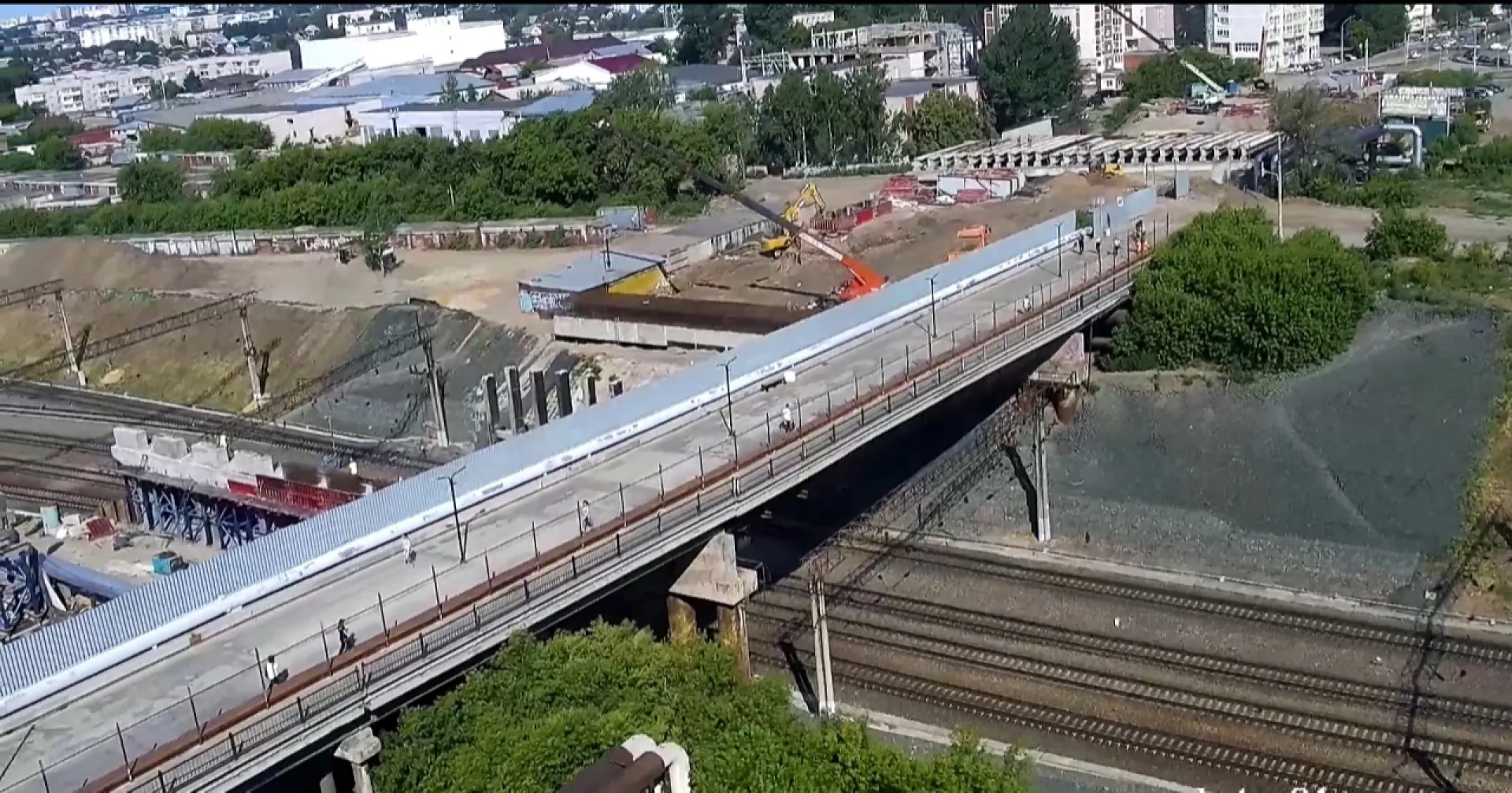 К обустройству котлована приступили на мосту в Барнауле К обустройству котлована приступили на мосту в Барнауле