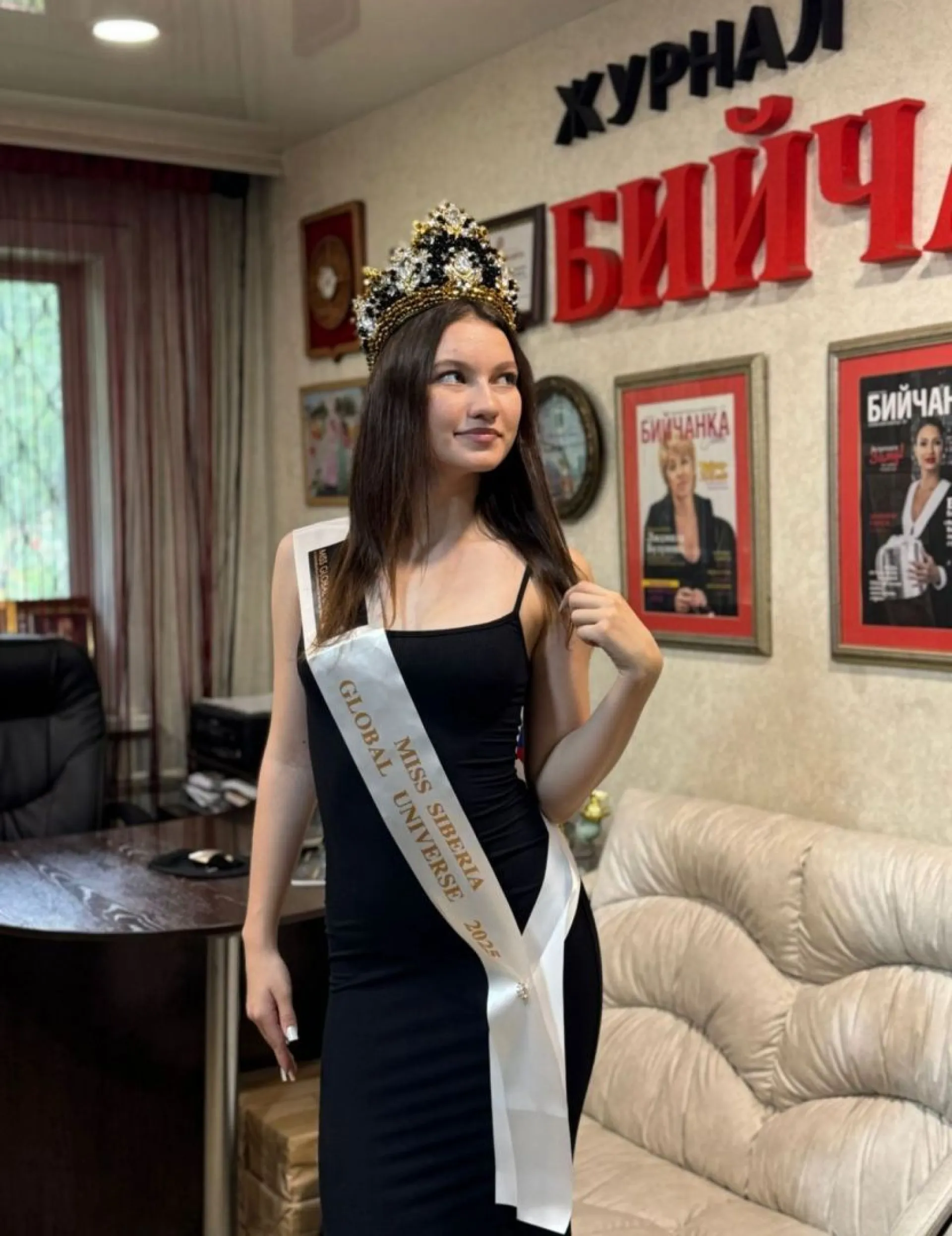 Бийчанка участвует в международном конкурсе красоты в Сингапуре 