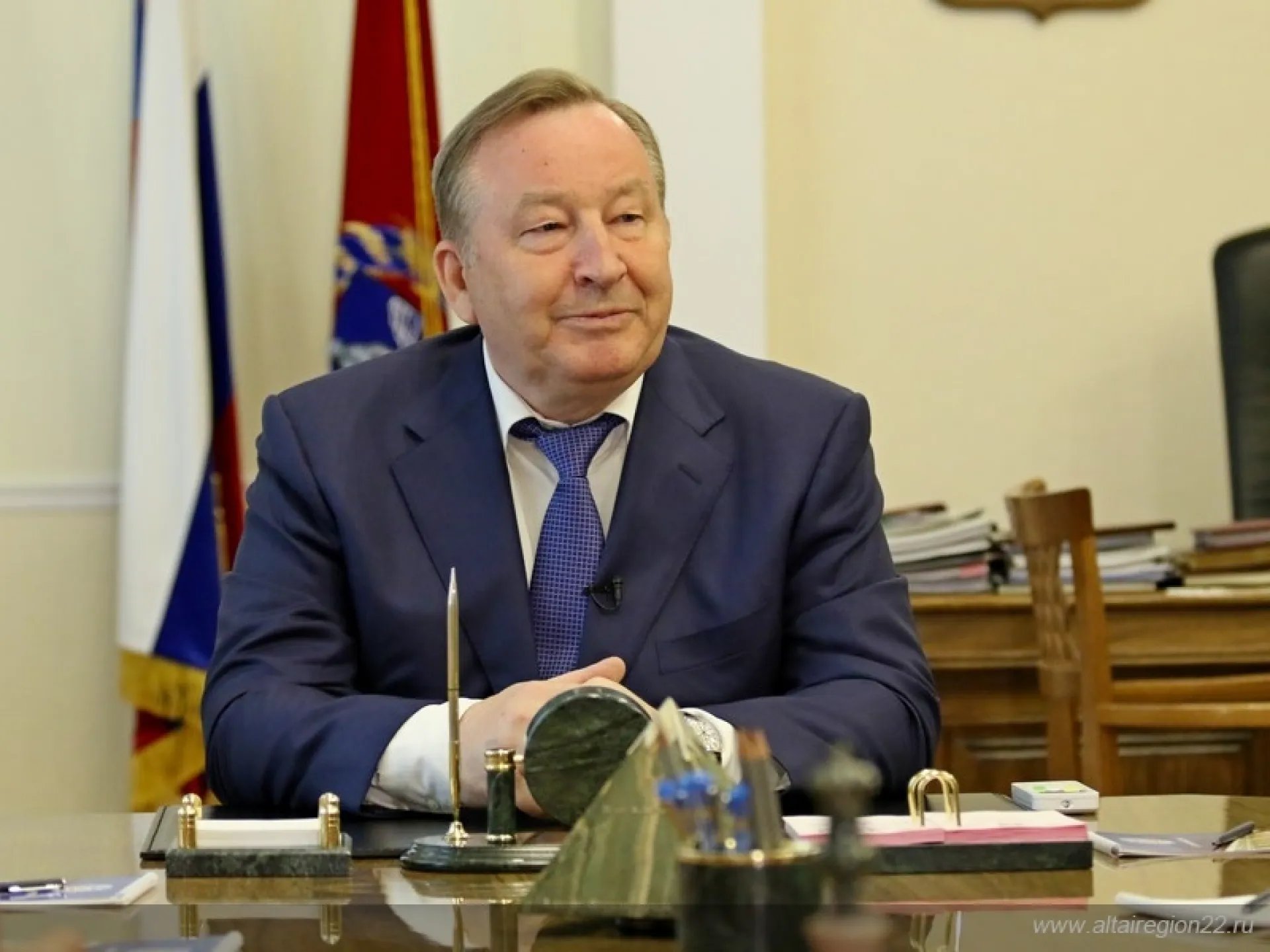Экс-губернатор Алтайского края Александр Карлин отмечает юбилей