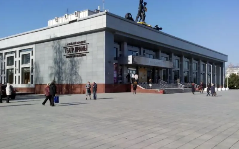 Продажу льготных абонементов для пенсионеров открыли в Алтайском краевом театре драмы