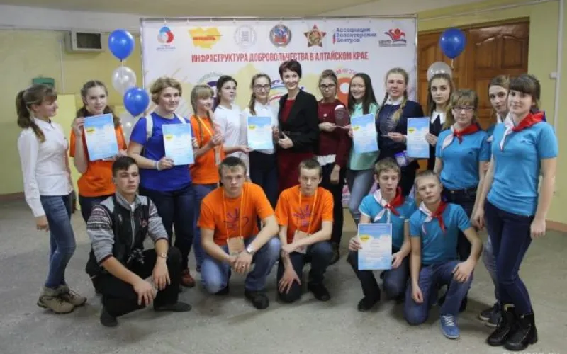  Правительство Алтайского края взяло на контроль реализацию программы «Десятилетие детства» и проведение Года волонтера в регионе