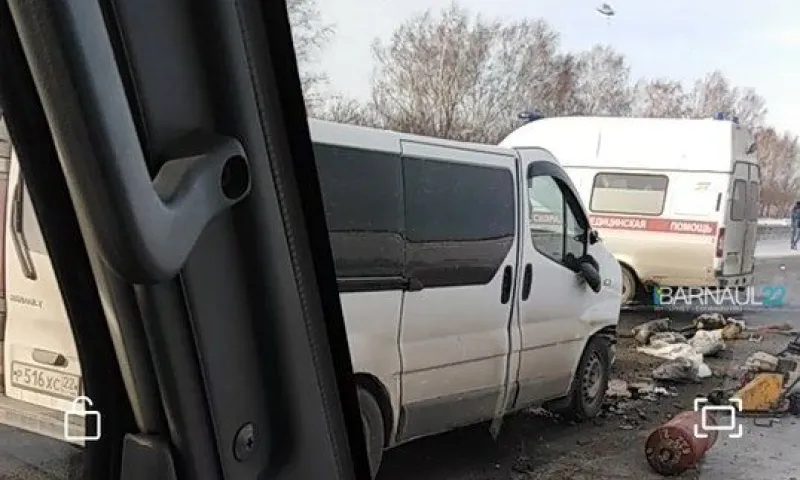 Соцсети: человек погиб в ДТП в Барнауле