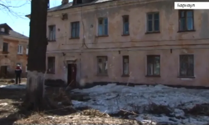 Управляющая компания не принимает участия в жизни одного из многоквартирных домов в Барнауле