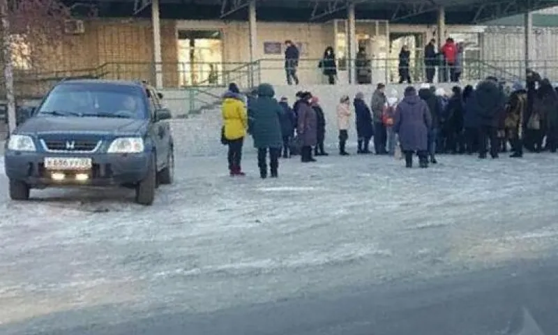 Людей эвакуируют после сообщений о минировании зданий в Бийске