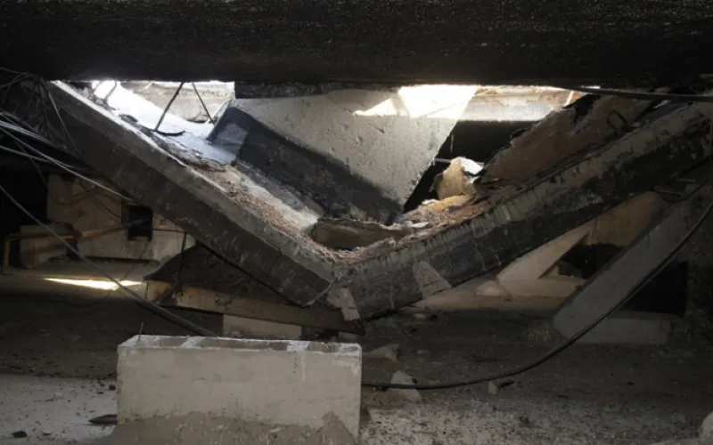 ЧП в Бийске: в многоэтажке рухнула бетонная плита 