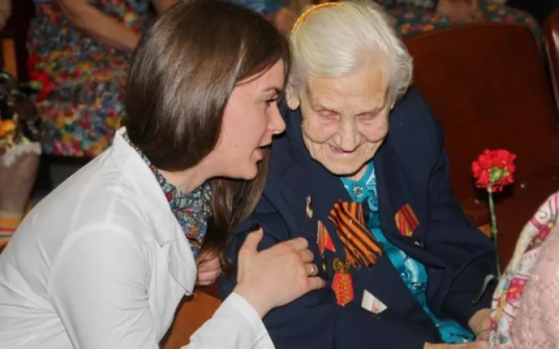 Праздничный концерт прошел в Алтайском госпитале для ветеранов войн