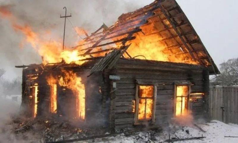 Барнаулец пытался избавиться от крыс, но сжёг дом соседей
