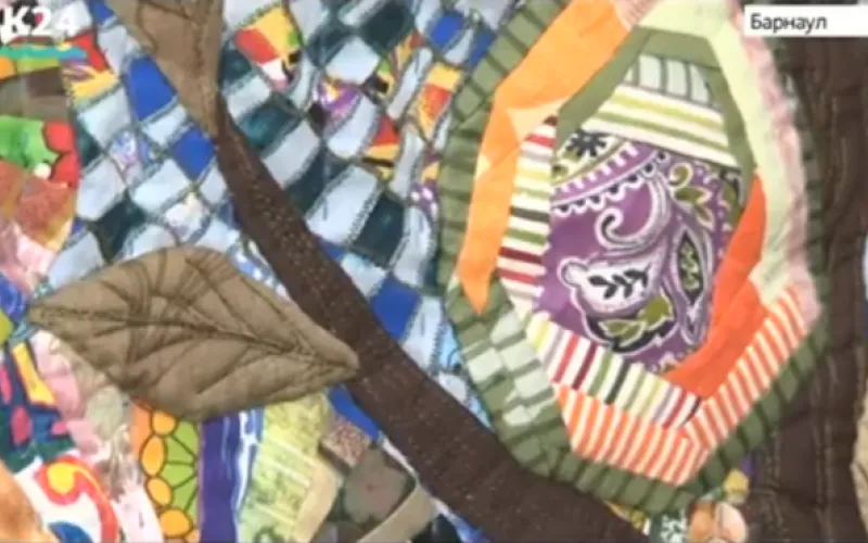 Шелковые подушки и пальто в стиле квилтинг в Барнауле презентовали мастера лоскутной вышивки со всей России