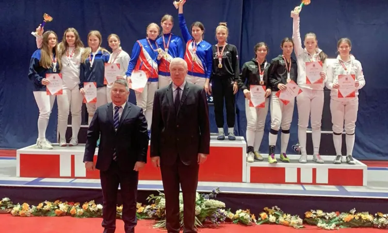 Алтайские саблистки выиграли командный турнир в Москве
