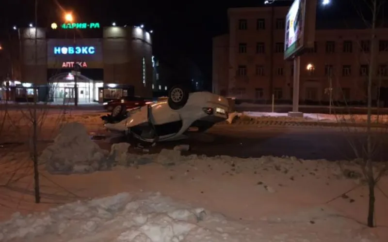В Барнауле перевернулся автомобиль в результате ДТП