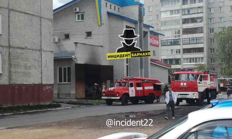Соцсети: пожар произошёл в ТЦ в Новоалтайске