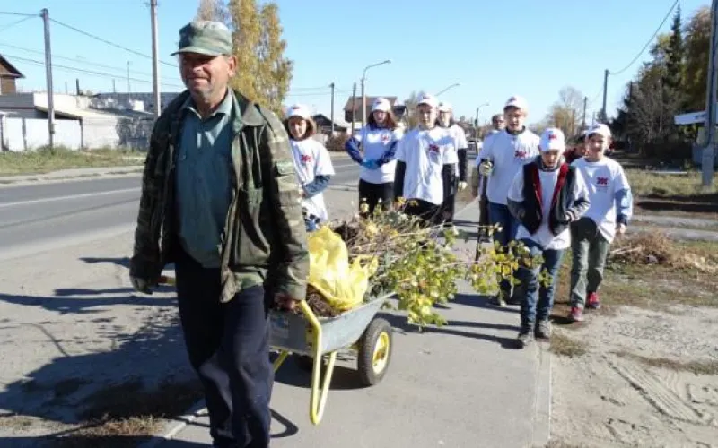 «Аллею добра» высадили в барнаульском селе