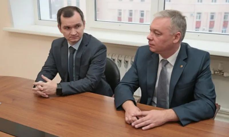 Губернатор Виктор Томенко представил министра цифрового развития и начальника управления печати и массовых коммуникаций Алтайского края