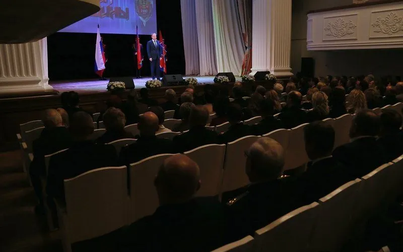 Губернатор Виктор Томенко принял участие в торжественном собрании, посвященном 100-летию органов безопасности в Алтайском крае