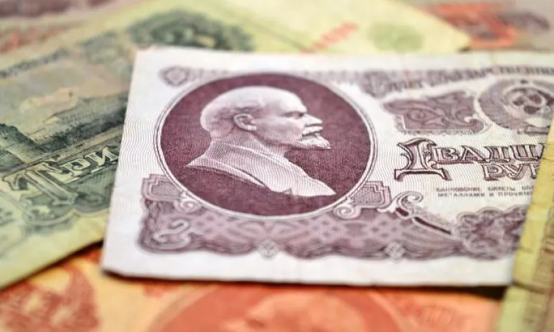 Заморозку выплат компенсаций по советским вкладам продлят в России