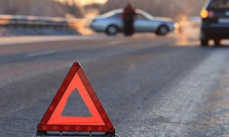ГИБДД разыскивает очевидцев наезда на припаркованные автомобили в Барнауле