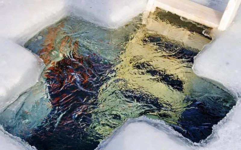 Обряд омовения святой водой совершили заключенные одной из колоний Барнаула