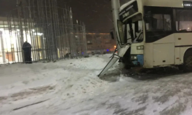 Глава Барнаула Сергей Дугин взял на контроль аварию с  участием пассажирского автобуса