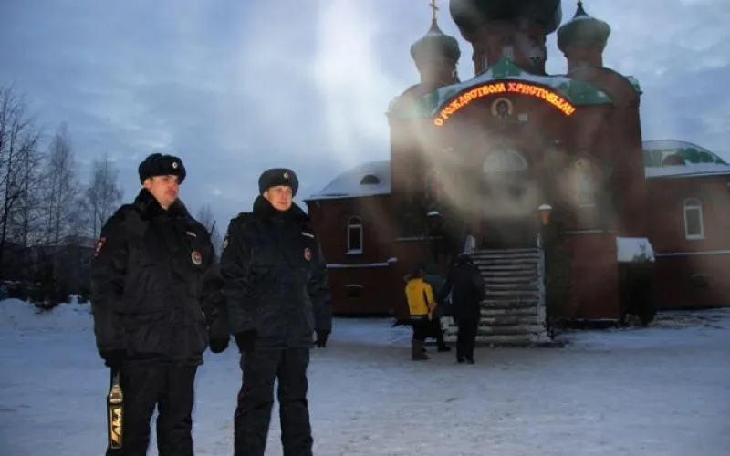 В Рождественскую ночь на охрану правопорядка вышли 250 алтайских полицейских