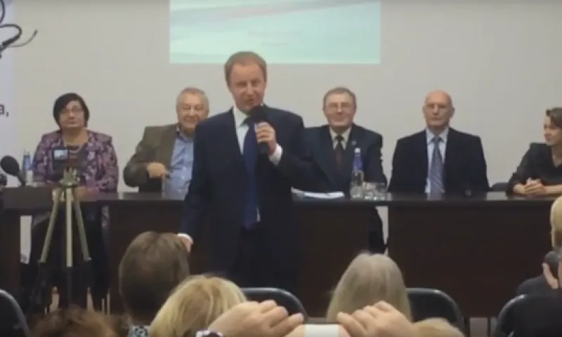 Виктор Томенко прочитал стихи на конференции Ассоциации писателей Урала, Сибири и Поволжья