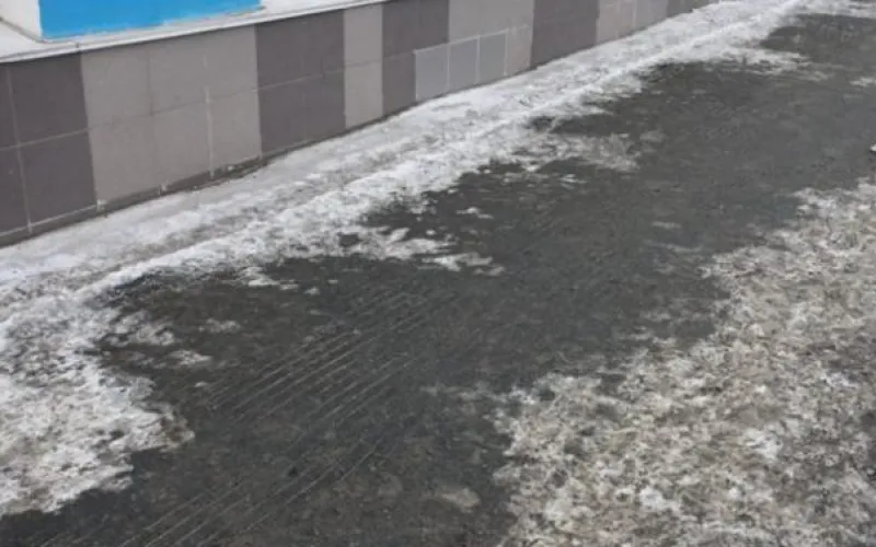 Стало известно, кто виноват в поцарапанных тротуарах в центре Барнаула