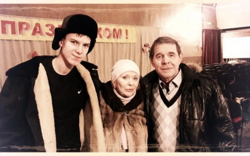 Школьник из села Алтайского края снялся в фильме вместе с Галиной Польских и Алексеем Булдаковым 