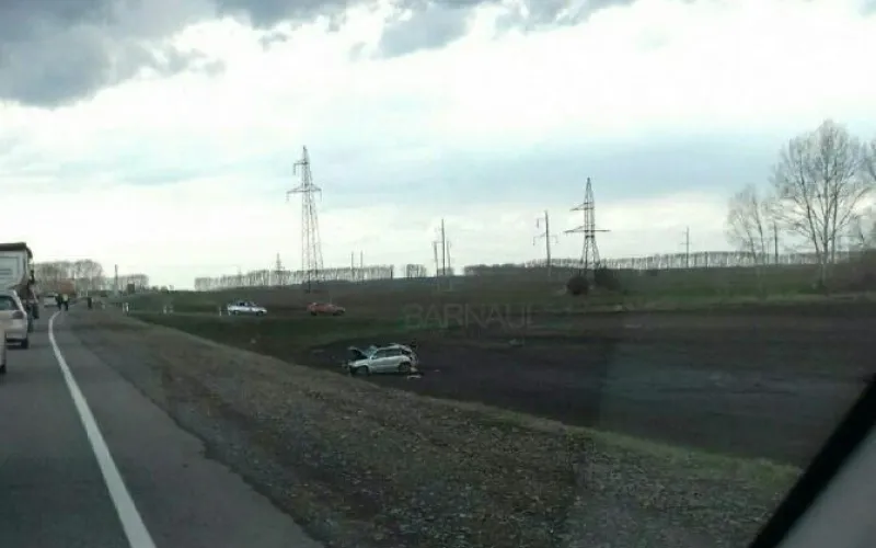 Большая пробка собралась на алтайской трассе из-за ДТП