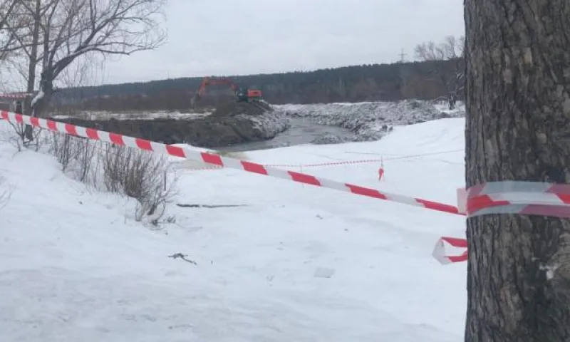 Проводятся работы по возвращению прежнего русла реки Барнаулки