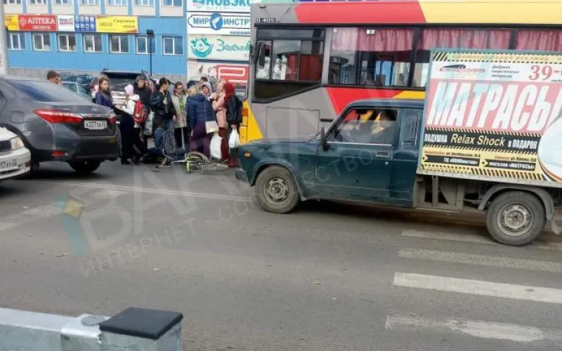 Пассажирский автобус сбил ребенка в Барнауле