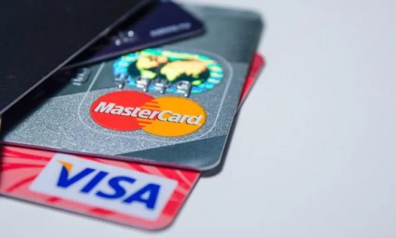 Сумму для покупок без ПИН-кода по карте Visa поднимут в России
