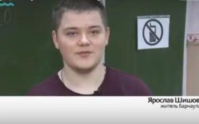 Ярослав Шишов, потерявший руки, спасая котёнка, смог сдать итоговое изложение