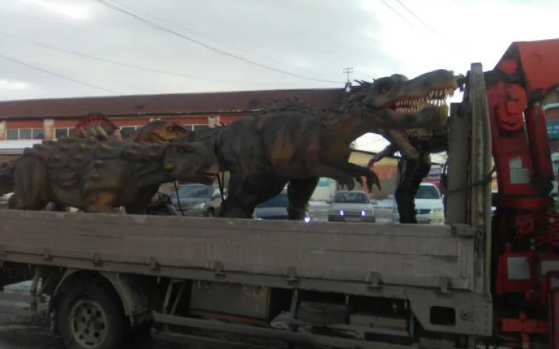 Бийчане заметили на улицах города динозавров