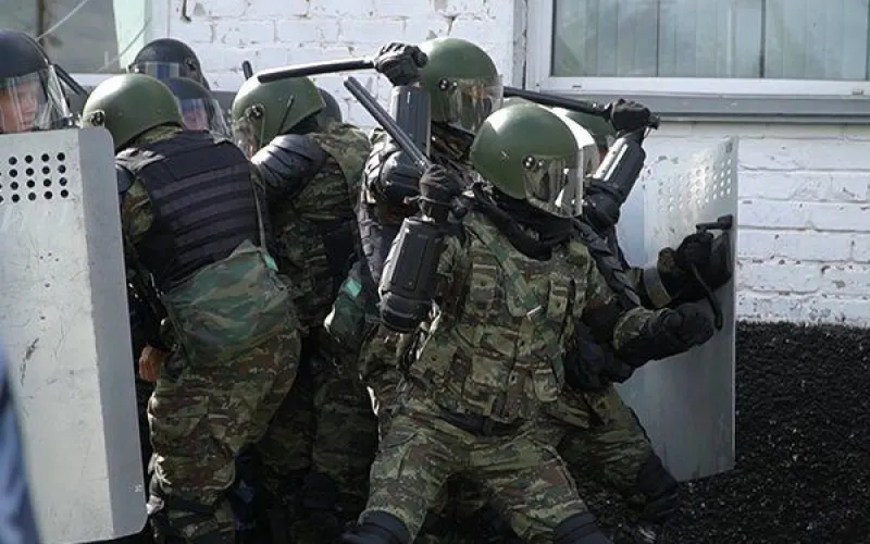 Сотрудники УФСИН ликвидировали условные беспорядки заключенных в Алтайском крае