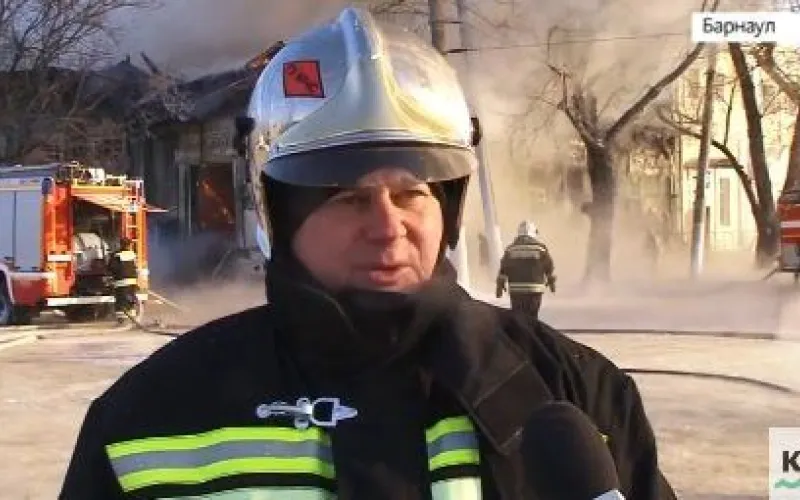 Заместитель начальника Главного управления МЧС  по Алтайскому краю рассказал о причинах возгорания исторического здания Барнаула