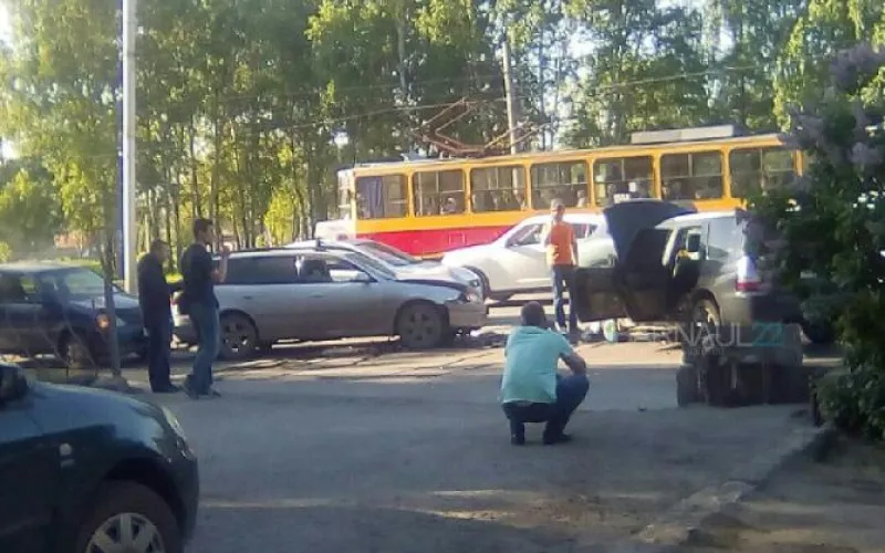 Фото: серьёзная авария произошла в Барнауле