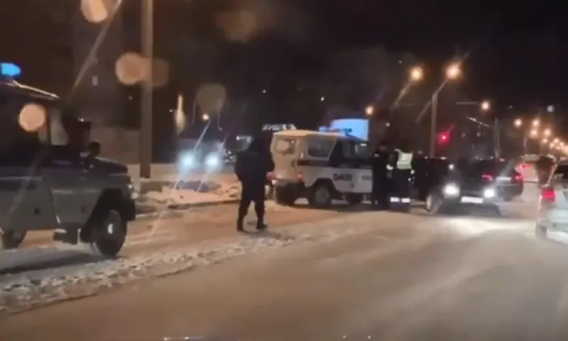 Видео: полицейские устроили погоню за нарушителем в Барнауле