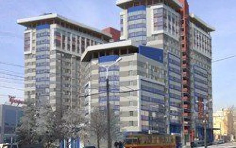 В Барнауле затопило проспект Красноармейский. Автомобилистам предлагают искать объезд