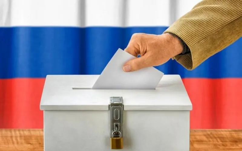 Более 300 тысяч жителей Алтайского края посетили избирательные участки к 12:00