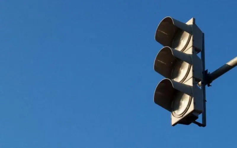 Светофор отключили на одном из оживлённых перекрёстков Барнаула 