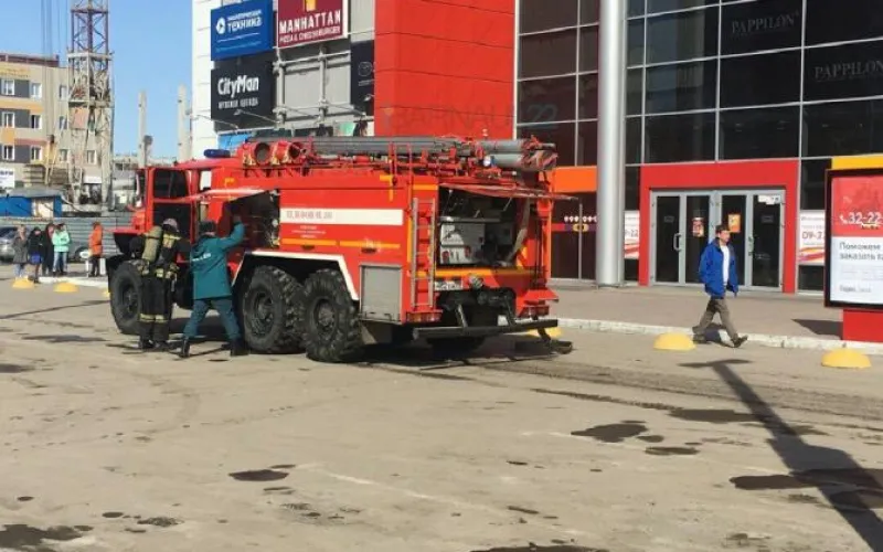 Спасатели провели учения в ТРЦ Барнаула 